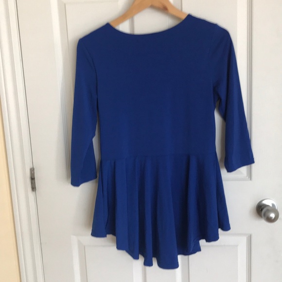 Suzy Shier péplum top in blue - Picture 2 of 6